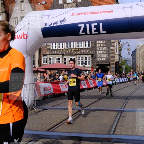 13.09.2026 - 21. swb-Marathon Bremen Tim E. http://msf.ph/oto/10310338 13.09.2026 10:53:02 Ziel 10193, 10304, 10339, 10652, 10734, 10827, 10906, 11002, 11038, 11109, 11144, 11350, 11362, 11597, 12019, 12338, 12399 meine-sportfotos.de