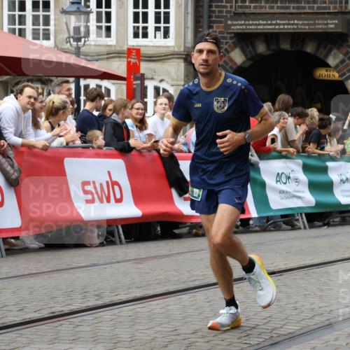 13.09.2026 - 21. swb-Marathon Bremen Strokosch-Dieckow http://msf.ph/oto/10310350 13.09.2026 13:03:41 Ziel 1372, 1950, 7206, 7478, 7715, 8028, 1587, 2889, 3500, 8096, 9642 meine-sportfotos.de