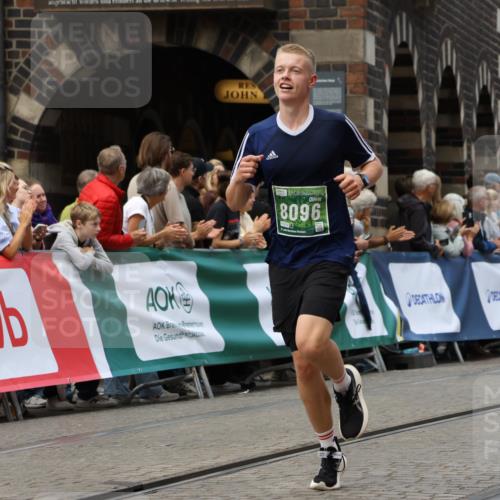 13.09.2026 - 21. swb-Marathon Bremen Strokosch-Dieckow http://msf.ph/oto/10310497 13.09.2026 13:03:47 Ziel 1372, 1950, 3092, 7206, 7715, 895, 2094, 2889, 3500, 4236, 8096, 9061, 9129, 9642 meine-sportfotos.de