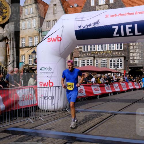 13.09.2026 - 21. swb-Marathon Bremen Tim E. http://msf.ph/oto/10310508 13.09.2026 10:53:05 Ziel 10193, 10304, 10339, 10652, 10734, 10827, 10906, 11002, 11038, 11109, 11144, 11362, 11386, 11597, 12019, 12338, 12399 meine-sportfotos.de