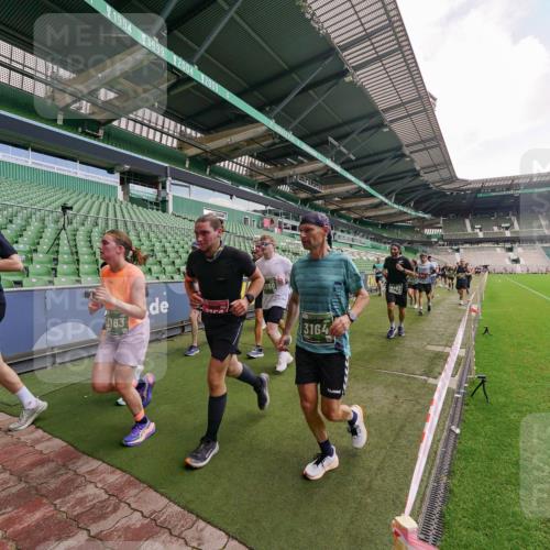 13.09.2026 - 21. swb-Marathon Bremen Michael Burmester http://msf.ph/oto/10310517 13.09.2026 13:08:00 Laufen im Stadion 132, 156, 310, 372, 489, 551, 607, 682, 716, 800, 808, 809, 831, 834, 846, 884, 911, 922, 1025, 1083, 1124, 1173, 1189, 1210, 1285, 1289, 1322, 1364, 1369, 1387, 1395, 1437, 1532, 1545, 1559, 1600, 1688, 1831, 1841, 1848, 1854, 1871, 1899, 1926, 1938, 2003, 2041, 2070, 2090, 2215, 2219, 2229, 2283, 2318, 2366, 2380, 2405, 2440, 2467, 2492, 2565, 2611, 2635, 2699, 2707, 2721, 2727, 2731, 2755, 2782, 2802, 2818, 2823, 2831, 2841, 2866, 2897, 2911, 2930, 2949, 2960 meine-sportfotos.de