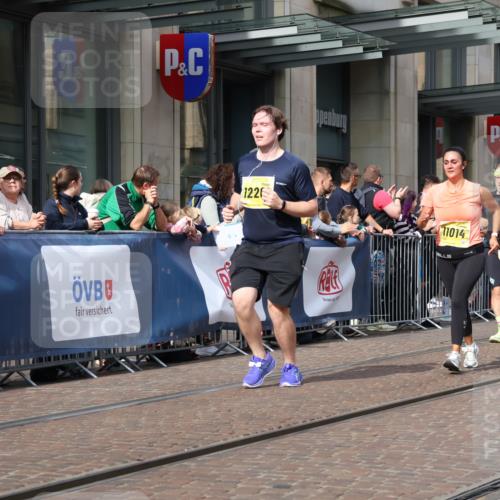 13.09.2026 - 21. swb-Marathon Bremen Strokosch-Dieckow http://msf.ph/oto/10310535 13.09.2026 10:55:06 Ziel 10203, 10256, 10297, 10725, 10788, 10881, 11014, 11414, 11466, 11557, 11631, 11748, 11862, 11910, 11941, 11975, 11977, 12030, 12150, 12201, 12218, 12258, 12348, 12549, 10555, 10646, 10901, 11001, 11569, 11620, 11860, 11889, 11908, 11976, 12313, 12800, 13592 meine-sportfotos.de
