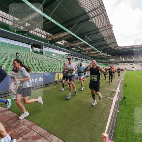 13.09.2026 - 21. swb-Marathon Bremen Michael Burmester http://msf.ph/oto/10310565 13.09.2026 13:08:04 Laufen im Stadion 132, 156, 310, 372, 489, 551, 607, 682, 716, 800, 808, 809, 831, 834, 846, 884, 911, 922, 1025, 1083, 1124, 1173, 1189, 1210, 1285, 1289, 1322, 1364, 1369, 1387, 1395, 1532, 1545, 1559, 1600, 1688, 1831, 1841, 1854, 1871, 1899, 1926, 1938, 2003, 2041, 2070, 2090, 2215, 2219, 2229, 2283, 2318, 2366, 2380, 2405, 2440, 2467, 2492, 2565, 2611, 2635, 2699, 2707, 2721, 2727, 2731, 2755, 2782, 2802, 2818, 2823, 2831, 2841, 2866, 2897, 2911, 2930, 2949, 2960 meine-sportfotos.de