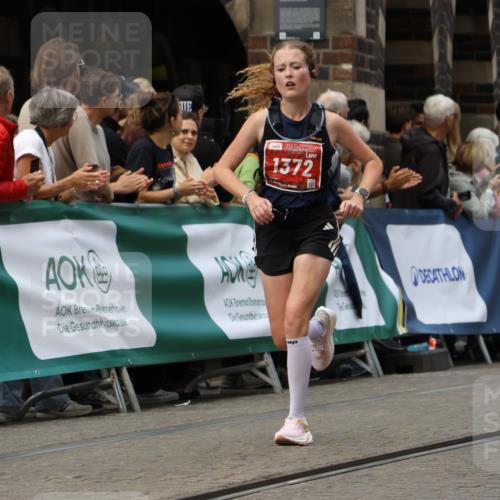 13.09.2026 - 21. swb-Marathon Bremen Strokosch-Dieckow http://msf.ph/oto/10310616 13.09.2026 13:03:49 Ziel 1090, 1372, 1950, 3092, 5024, 5719, 7715, 895, 2094, 2889, 3500, 4236, 9061, 9129, 9544, 9642 meine-sportfotos.de