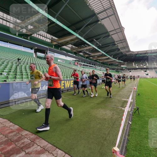 13.09.2026 - 21. swb-Marathon Bremen Michael Burmester http://msf.ph/oto/10310629 13.09.2026 13:08:09 Laufen im Stadion 132, 156, 489, 551, 607, 682, 716, 800, 808, 809, 831, 834, 846, 884, 911, 922, 1025, 1124, 1173, 1189, 1210, 1285, 1289, 1322, 1364, 1369, 1387, 1395, 1398, 1532, 1559, 1600, 1688, 1831, 1841, 1854, 1871, 1899, 1926, 1938, 2003, 2041, 2070, 2090, 2215, 2219, 2229, 2283, 2318, 2366, 2380, 2405, 2413, 2440, 2467, 2492, 2565, 2611, 2635, 2692, 2699, 2721, 2727, 2731, 2755, 2782, 2802, 2818, 2823, 2831, 2841, 2866, 2897, 2911, 2930, 2949, 2960 meine-sportfotos.de