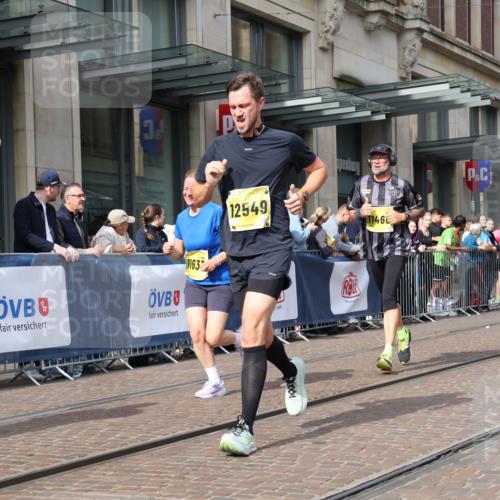 13.09.2026 - 21. swb-Marathon Bremen Strokosch-Dieckow http://msf.ph/oto/10310777 13.09.2026 10:55:10 Ziel 10203, 10256, 10297, 10379, 10529, 10725, 10788, 10881, 11014, 11377, 11414, 11466, 11557, 11748, 11862, 11910, 11941, 11975, 11977, 12030, 12150, 12218, 12258, 12348, 12549, 10555, 10646, 10901, 11001, 11014, 11620, 11631, 11860, 11889, 11908, 11976, 12201, 12313, 12549, 13592 meine-sportfotos.de