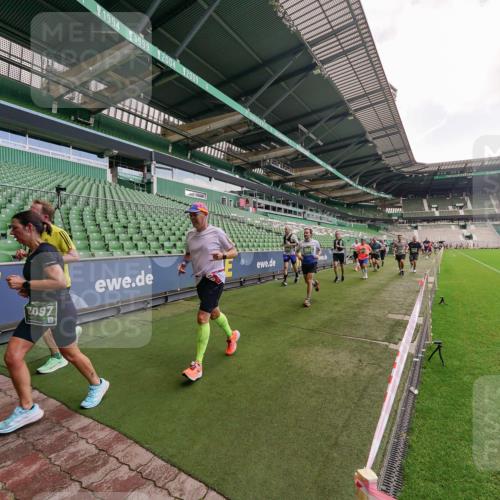 13.09.2026 - 21. swb-Marathon Bremen Michael Burmester http://msf.ph/oto/10310797 13.09.2026 13:08:29 Laufen im Stadion 132, 156, 489, 549, 551, 563, 607, 625, 682, 800, 808, 809, 813, 834, 846, 884, 911, 922, 1025, 1072, 1124, 1150, 1173, 1189, 1210, 1285, 1289, 1322, 1364, 1387, 1395, 1398, 1532, 1559, 1600, 1688, 1831, 1841, 1854, 1880, 1899, 1926, 1938, 2003, 2041, 2070, 2208, 2215, 2219, 2229, 2243, 2283, 2318, 2366, 2380, 2405, 2413, 2429, 2441, 2467, 2492, 2565, 2611, 2635, 2692, 2727, 2731, 2755, 2782, 2802, 2823, 2831, 2841, 2866, 2897, 2911, 2930, 2941, 2949, 2960, 3327 meine-sportfotos.de