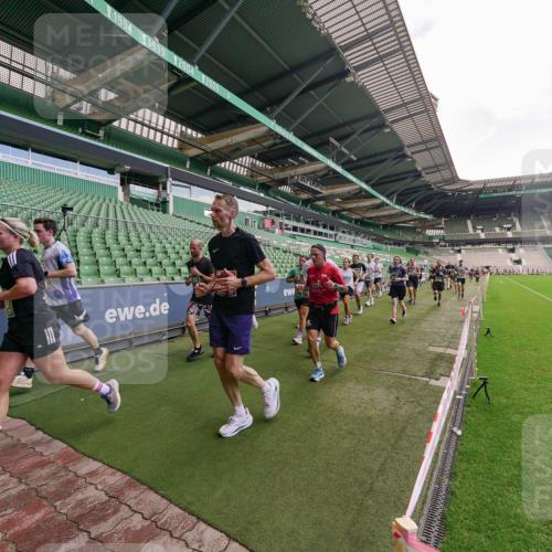 13.09.2026 - 21. swb-Marathon Bremen Michael Burmester http://msf.ph/oto/10310891 13.09.2026 13:08:40 Laufen im Stadion 132, 383, 489, 532, 549, 551, 563, 607, 625, 682, 800, 808, 809, 813, 846, 884, 911, 1025, 1072, 1124, 1150, 1173, 1189, 1210, 1285, 1289, 1322, 1364, 1387, 1395, 1398, 1532, 1559, 1600, 1688, 1831, 1841, 1854, 1880, 1899, 2003, 2041, 2070, 2208, 2215, 2229, 2243, 2283, 2366, 2380, 2405, 2413, 2429, 2441, 2467, 2492, 2565, 2611, 2635, 2692, 2727, 2731, 2755, 2782, 2802, 2823, 2831, 2841, 2866, 2897, 2930, 2931, 2941, 2949, 3327, 3437, 3857 meine-sportfotos.de