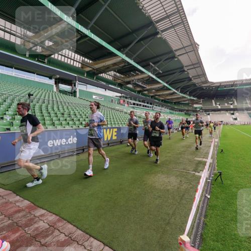 13.09.2026 - 21. swb-Marathon Bremen Michael Burmester http://msf.ph/oto/10310926 13.09.2026 13:08:43 Laufen im Stadion 383, 489, 532, 549, 551, 563, 607, 625, 682, 800, 808, 809, 813, 846, 884, 898, 911, 1025, 1072, 1124, 1150, 1173, 1189, 1210, 1285, 1289, 1322, 1364, 1387, 1395, 1398, 1532, 1559, 1600, 1688, 1831, 1841, 1854, 1880, 1899, 2003, 2041, 2070, 2208, 2215, 2229, 2243, 2283, 2366, 2380, 2405, 2413, 2429, 2441, 2467, 2471, 2492, 2565, 2611, 2635, 2692, 2727, 2731, 2755, 2782, 2802, 2823, 2831, 2841, 2866, 2897, 2930, 2931, 2941, 2949, 3316, 3327, 3437, 3707, 3857 meine-sportfotos.de