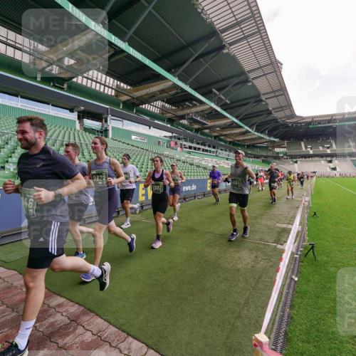 13.09.2026 - 21. swb-Marathon Bremen Michael Burmester http://msf.ph/oto/10310943 13.09.2026 13:08:44 Laufen im Stadion 383, 391, 489, 532, 549, 551, 563, 607, 625, 682, 800, 808, 809, 813, 846, 884, 898, 911, 1025, 1072, 1124, 1150, 1173, 1189, 1210, 1285, 1289, 1322, 1364, 1387, 1395, 1398, 1532, 1559, 1600, 1688, 1831, 1841, 1854, 1880, 1899, 2003, 2041, 2070, 2208, 2215, 2229, 2243, 2283, 2366, 2380, 2405, 2413, 2429, 2441, 2467, 2471, 2492, 2565, 2611, 2635, 2692, 2727, 2755, 2782, 2802, 2823, 2831, 2841, 2866, 2897, 2930, 2931, 2941, 2949, 3316, 3327, 3437, 3707, 3857 meine-sportfotos.de