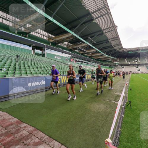 13.09.2026 - 21. swb-Marathon Bremen Michael Burmester http://msf.ph/oto/10310959 13.09.2026 13:08:46 Laufen im Stadion 383, 391, 489, 532, 549, 551, 563, 607, 625, 682, 800, 808, 809, 813, 846, 884, 898, 911, 1025, 1072, 1124, 1150, 1173, 1210, 1285, 1289, 1322, 1364, 1387, 1395, 1398, 1532, 1559, 1600, 1688, 1831, 1841, 1854, 1880, 1899, 2003, 2041, 2208, 2215, 2229, 2243, 2283, 2366, 2380, 2405, 2413, 2429, 2441, 2467, 2471, 2492, 2565, 2611, 2635, 2692, 2727, 2755, 2782, 2802, 2823, 2831, 2841, 2866, 2897, 2930, 2931, 2941, 2949, 3316, 3327, 3333, 3437, 3707, 3857 meine-sportfotos.de