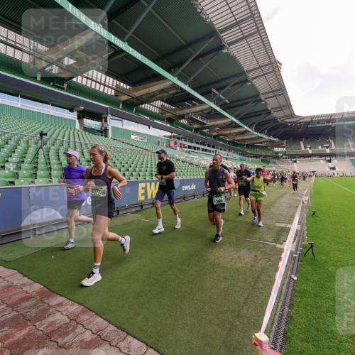 13.09.2026 - 21. swb-Marathon Bremen Michael Burmester http://msf.ph/oto/10310970 13.09.2026 13:08:47 Laufen im Stadion 383, 391, 489, 532, 549, 551, 563, 607, 625, 682, 800, 808, 809, 813, 846, 884, 898, 911, 1025, 1072, 1124, 1150, 1173, 1210, 1285, 1289, 1322, 1364, 1387, 1395, 1398, 1532, 1559, 1600, 1688, 1831, 1841, 1854, 1880, 1899, 2003, 2041, 2208, 2215, 2229, 2243, 2283, 2366, 2380, 2405, 2413, 2429, 2441, 2467, 2471, 2492, 2565, 2611, 2635, 2692, 2727, 2755, 2782, 2802, 2823, 2831, 2841, 2866, 2897, 2930, 2931, 2941, 2949, 3316, 3327, 3333, 3437, 3707, 3857 meine-sportfotos.de