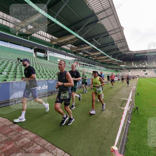 13.09.2026 - 21. swb-Marathon Bremen Michael Burmester http://msf.ph/oto/10310979 13.09.2026 13:08:48 Laufen im Stadion 383, 391, 489, 532, 549, 551, 563, 607, 625, 682, 800, 808, 809, 813, 846, 884, 898, 911, 1025, 1072, 1124, 1150, 1173, 1210, 1285, 1289, 1322, 1364, 1395, 1398, 1532, 1559, 1688, 1831, 1854, 1880, 1899, 2003, 2041, 2208, 2215, 2229, 2243, 2283, 2366, 2380, 2405, 2413, 2429, 2441, 2467, 2471, 2492, 2525, 2565, 2611, 2635, 2692, 2727, 2755, 2782, 2802, 2823, 2831, 2841, 2866, 2897, 2930, 2931, 2941, 2949, 3316, 3327, 3333, 3398, 3437, 3707, 3857, 109 meine-sportfotos.de