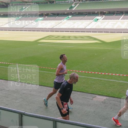 13.09.2026 - 21. swb-Marathon Bremen Michael Burmester http://msf.ph/oto/10310990 13.09.2026 12:45:58 Laufen im Stadion 195, 280, 339, 474, 508, 538, 567, 604, 697, 715, 788, 1017, 1034, 1181, 1241, 1264, 1277, 1301, 1863, 1937, 1975, 2020, 2021, 2084, 2087, 2297, 2809, 2889, 3092, 3271, 3609, 4110, 4157, 4236, 4777, 5024, 5092, 5238, 5283, 5674, 5719, 5996, 6815, 6918, 7206, 7265, 7336, 7478, 7715, 8054, 8096, 8319, 8325, 8331, 8670, 8701, 8756, 8936, 8983, 9070, 9129, 9273, 9306, 9495, 9544, 9583, 9642, 13168, 439, 1411, 1667, 1822 meine-sportfotos.de