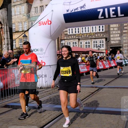 13.09.2026 - 21. swb-Marathon Bremen Tim E. http://msf.ph/oto/10311023 13.09.2026 10:53:19 Ziel 10284, 10304, 10714, 10863, 11038, 11238, 11282, 11386, 11575, 11766, 12019, 12369, 12398 meine-sportfotos.de