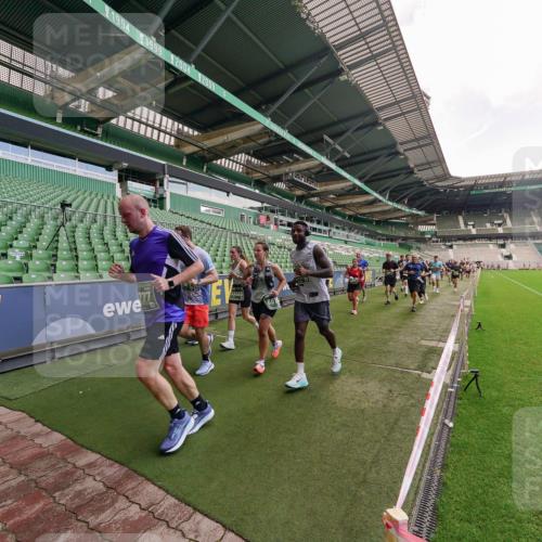 13.09.2026 - 21. swb-Marathon Bremen Michael Burmester http://msf.ph/oto/10311060 13.09.2026 13:08:56 Laufen im Stadion 383, 391, 532, 549, 551, 563, 625, 682, 800, 808, 809, 813, 884, 898, 911, 1025, 1072, 1124, 1150, 1173, 1210, 1285, 1289, 1322, 1364, 1395, 1398, 1532, 1559, 1688, 1831, 1880, 1899, 2003, 2041, 2208, 2215, 2229, 2243, 2366, 2380, 2405, 2413, 2429, 2441, 2467, 2471, 2492, 2525, 2565, 2594, 2611, 2635, 2692, 2727, 2782, 2802, 2823, 2831, 2841, 2866, 2897, 2930, 2931, 2941, 2949, 3032, 3316, 3327, 3333, 3398, 3437, 3707, 3769, 3857, 109 meine-sportfotos.de