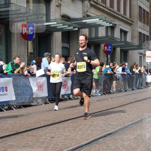13.09.2026 - 21. swb-Marathon Bremen Strokosch-Dieckow http://msf.ph/oto/10311091 13.09.2026 10:55:16 Ziel 10203, 10243, 10256, 10297, 10379, 10423, 10529, 10550, 10725, 10788, 10809, 10881, 10952, 11377, 11414, 11510, 11557, 11748, 11862, 11941, 11975, 11977, 12030, 12125, 12150, 12188, 12218, 12258, 12348, 10555, 10646, 11001, 11014, 11466, 11620, 11631, 11860, 11889, 11908, 11910, 11976, 12201, 12313, 12549 meine-sportfotos.de