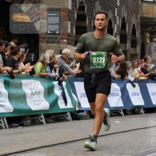 13.09.2026 - 21. swb-Marathon Bremen Strokosch-Dieckow http://msf.ph/oto/10311121 13.09.2026 13:03:59 Ziel 1090, 1587, 1950, 3092, 5024, 5143, 5719, 6973, 8096, 2094, 3424, 4110, 6815, 9129, 9544, 9813 meine-sportfotos.de