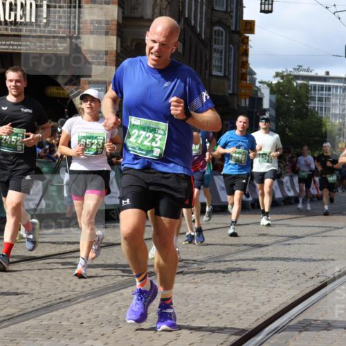 13.09.2026 - 21. swb-Marathon Bremen Strokosch-Dieckow http://msf.ph/oto/10311150 13.09.2026 13:30:38 Ziel 881, 1909, 1938, 2265, 2364, 2900, 3164, 4058, 4763, 5615, 6942, 7184, 7609, 7821, 7932, 7966, 8090, 8105, 8115, 8169, 8314, 8441, 8494, 9015, 9412, 9529, 244, 800, 834, 1533, 1771, 1841, 1926, 1941, 2369, 2985, 4251, 4920, 5600, 5681, 5802, 5822, 5900, 6343, 6523, 7012, 9290, 9507, 9653, 9692, 9699, 9767, 13090 meine-sportfotos.de