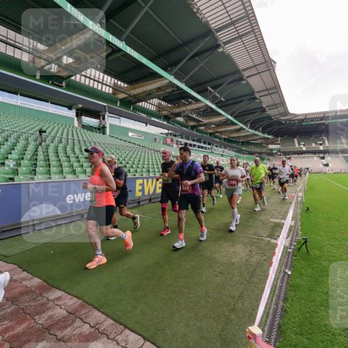 13.09.2026 - 21. swb-Marathon Bremen Michael Burmester http://msf.ph/oto/10311181 13.09.2026 13:09:09 Laufen im Stadion 164, 383, 391, 448, 532, 549, 551, 563, 625, 800, 808, 813, 869, 884, 898, 911, 1025, 1072, 1124, 1150, 1180, 1285, 1289, 1395, 1398, 1559, 1688, 1831, 1880, 1899, 2003, 2041, 2208, 2215, 2229, 2232, 2243, 2366, 2380, 2413, 2429, 2441, 2467, 2471, 2525, 2573, 2594, 2611, 2635, 2692, 2717, 2727, 2782, 2802, 2823, 2831, 2841, 2866, 2897, 2930, 2931, 2941, 3032, 3086, 3291, 3316, 3327, 3333, 3398, 3437, 3707, 3769, 3857, 109 meine-sportfotos.de