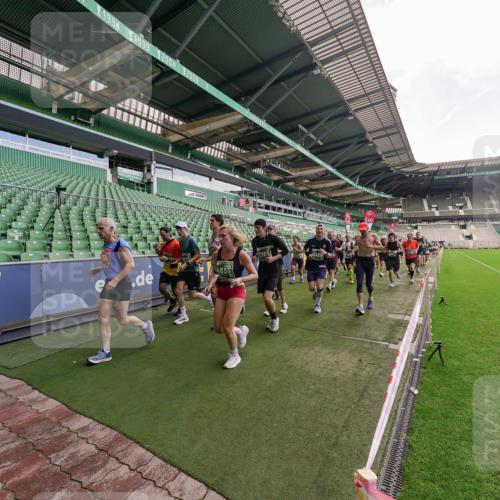 13.09.2026 - 21. swb-Marathon Bremen Michael Burmester http://msf.ph/oto/10311232 13.09.2026 13:09:12 Laufen im Stadion 164, 383, 391, 448, 532, 549, 551, 563, 625, 800, 808, 813, 869, 884, 898, 911, 1025, 1072, 1124, 1150, 1180, 1285, 1289, 1395, 1398, 1559, 1688, 1831, 1880, 1899, 2003, 2041, 2208, 2215, 2229, 2232, 2243, 2366, 2380, 2413, 2429, 2441, 2467, 2471, 2525, 2573, 2594, 2611, 2635, 2692, 2717, 2727, 2782, 2802, 2823, 2831, 2841, 2866, 2897, 2920, 2930, 2931, 2941, 3032, 3063, 3086, 3291, 3316, 3327, 3333, 3398, 3437, 3707, 3769, 3857, 109 meine-sportfotos.de