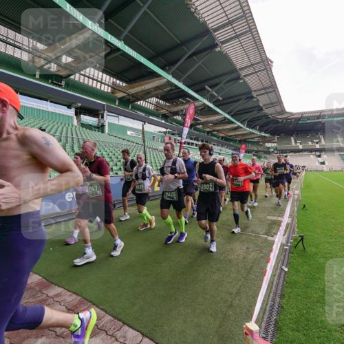 13.09.2026 - 21. swb-Marathon Bremen Michael Burmester http://msf.ph/oto/10311267 13.09.2026 13:09:15 Laufen im Stadion 164, 383, 391, 448, 532, 549, 551, 563, 625, 800, 808, 813, 869, 884, 898, 1025, 1072, 1124, 1150, 1180, 1285, 1289, 1395, 1398, 1559, 1688, 1831, 1880, 1899, 2041, 2208, 2215, 2229, 2232, 2243, 2366, 2380, 2413, 2429, 2441, 2467, 2471, 2525, 2573, 2594, 2611, 2635, 2692, 2714, 2717, 2727, 2782, 2823, 2841, 2866, 2897, 2920, 2930, 2931, 2941, 3032, 3063, 3086, 3291, 3316, 3327, 3333, 3398, 3437, 3707, 3769, 3857, 109 meine-sportfotos.de