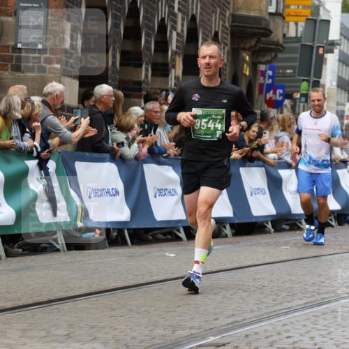 13.09.2026 - 21. swb-Marathon Bremen Strokosch-Dieckow http://msf.ph/oto/10311285 13.09.2026 13:04:03 Ziel 1090, 1587, 2889, 3092, 5024, 5143, 5719, 6973, 8096, 3424, 4110, 6815, 9544, 9813 meine-sportfotos.de