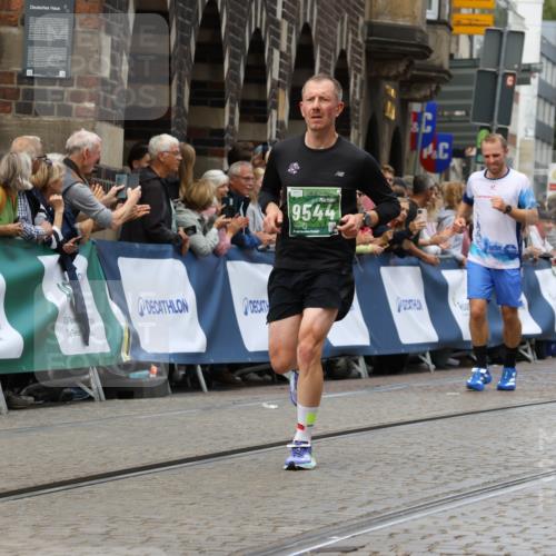 13.09.2026 - 21. swb-Marathon Bremen Strokosch-Dieckow http://msf.ph/oto/10311305 13.09.2026 13:04:03 Ziel 1090, 1587, 2889, 3092, 5024, 5143, 5719, 6973, 8096, 3424, 4110, 6815, 9544, 9813 meine-sportfotos.de
