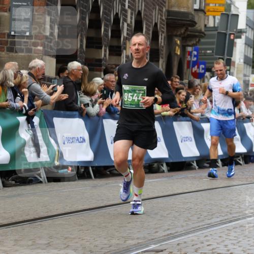 13.09.2026 - 21. swb-Marathon Bremen Strokosch-Dieckow http://msf.ph/oto/10311324 13.09.2026 13:04:03 Ziel 1090, 1587, 2889, 3092, 5024, 5143, 5719, 6973, 8096, 3424, 4110, 6815, 9544, 9813 meine-sportfotos.de