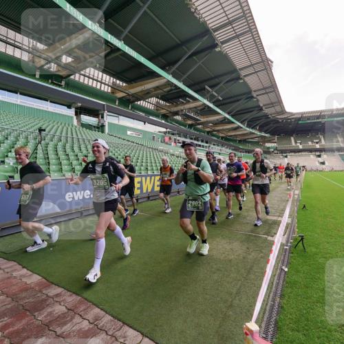 13.09.2026 - 21. swb-Marathon Bremen Michael Burmester http://msf.ph/oto/10311375 13.09.2026 13:09:24 Laufen im Stadion 164, 383, 391, 448, 532, 549, 551, 563, 625, 813, 869, 884, 898, 1025, 1072, 1124, 1150, 1180, 1285, 1289, 1398, 1559, 1688, 1867, 1880, 1899, 2041, 2208, 2215, 2229, 2232, 2243, 2366, 2380, 2413, 2429, 2441, 2467, 2471, 2525, 2530, 2553, 2573, 2594, 2611, 2635, 2692, 2714, 2717, 2727, 2782, 2785, 2823, 2841, 2897, 2920, 2930, 2931, 2941, 3032, 3063, 3086, 3291, 3316, 3327, 3333, 3398, 3437, 3707, 3769, 3857, 109 meine-sportfotos.de