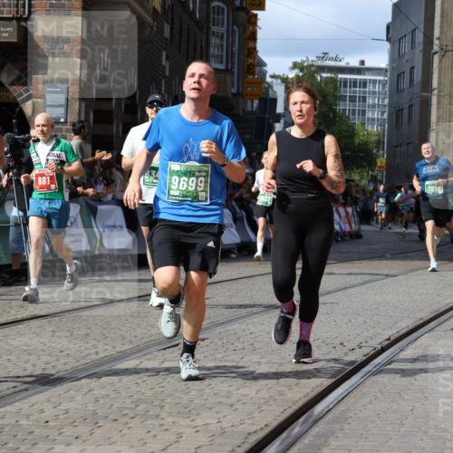 13.09.2026 - 21. swb-Marathon Bremen Strokosch-Dieckow http://msf.ph/oto/10311395 13.09.2026 13:30:40 Ziel 881, 1909, 1938, 2265, 2364, 2900, 3163, 3164, 4058, 4763, 5615, 7184, 7821, 7966, 8090, 8105, 8116, 8117, 8169, 8314, 8441, 8494, 8762, 8878, 9015, 9108, 9412, 9529, 244, 800, 834, 1533, 1771, 1841, 1926, 1941, 2985, 4251, 4920, 5600, 5681, 5802, 5822, 5900, 6343, 7012, 8616, 9290, 9507, 9653, 9767, 13090, 13215 meine-sportfotos.de