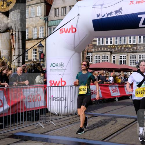 13.09.2026 - 21. swb-Marathon Bremen Tim E. http://msf.ph/oto/10311509 13.09.2026 10:53:38 Ziel 10448, 10585, 10757, 10780, 10821, 10886, 11012, 11168, 11379, 11590, 12040, 12056, 12170, 12275, 12308, 12461 meine-sportfotos.de