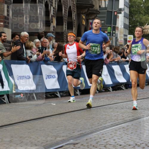 13.09.2026 - 21. swb-Marathon Bremen Strokosch-Dieckow http://msf.ph/oto/10311570 13.09.2026 13:04:18 Ziel 895, 2094, 2889, 3500, 4236, 8096, 9061, 9129, 9544, 9642, 650, 744, 1223, 1224, 1860, 2207, 3284, 4239, 7871, 8936, 13034 meine-sportfotos.de