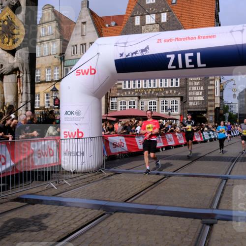 13.09.2026 - 21. swb-Marathon Bremen Tim E. http://msf.ph/oto/10311615 13.09.2026 10:53:42 Ziel 10448, 10479, 10626, 10757, 10780, 10821, 10886, 11168, 11379, 11590, 11800, 12040, 12056, 12275, 12308, 12461 meine-sportfotos.de