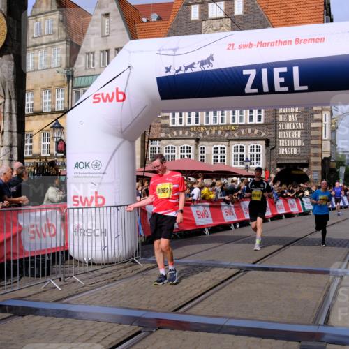 13.09.2026 - 21. swb-Marathon Bremen Tim E. http://msf.ph/oto/10311652 13.09.2026 10:53:43 Ziel 10222, 10448, 10479, 10626, 10757, 10780, 10821, 10886, 11168, 11242, 11379, 11590, 11800, 12040, 12056, 12275, 12308, 12461 meine-sportfotos.de