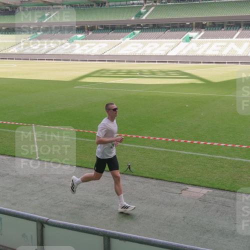 13.09.2026 - 21. swb-Marathon Bremen Michael Burmester http://msf.ph/oto/10312022 13.09.2026 12:47:40 Laufen im Stadion 382, 384, 538, 604, 621, 868, 889, 1554, 1872, 1925, 2021, 2087, 2266, 2538, 2605, 2646, 2809, 2844, 2956, 3110, 3118, 3127, 3196, 3242, 3284, 3297, 3424, 3466, 3520, 3794, 3910, 4025, 4236, 4239, 4614, 4712, 4729, 4777, 4808, 4992, 5024, 5238, 5283, 5674, 5725, 5803, 5976, 6025, 6053, 6058, 6686, 6708, 6784, 6815, 6951, 7102, 7399, 7538, 7803, 7814, 7871, 8060, 8334, 8611, 8621, 8706, 8877, 8973, 8980, 8981, 8983, 9010, 9061, 9429, 9544, 9689, 9813, 9918, 9934 meine-sportfotos.de