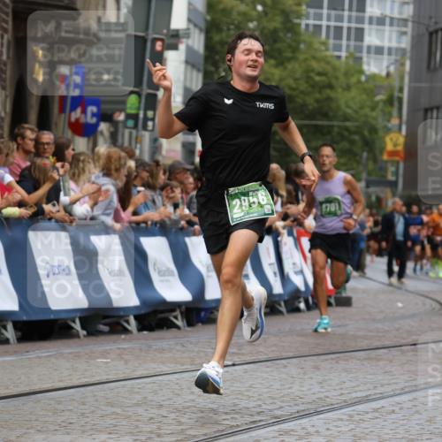 13.09.2026 - 21. swb-Marathon Bremen Strokosch-Dieckow http://msf.ph/oto/10312084 13.09.2026 13:04:34 Ziel 650, 3284, 3424, 4110, 4239, 6815, 9544, 9813, 1712, 2646, 2956, 5283, 7814, 8701, 9070, 9689 meine-sportfotos.de