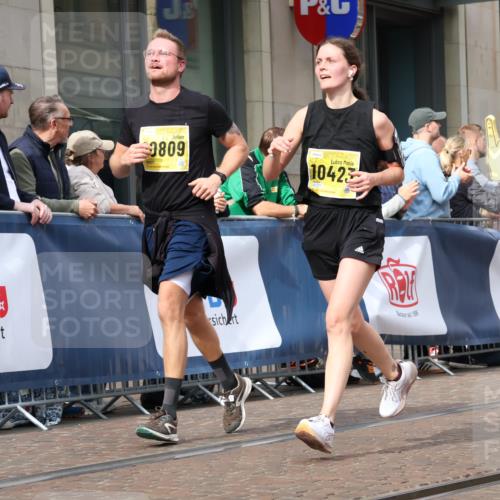 13.09.2026 - 21. swb-Marathon Bremen Strokosch-Dieckow http://msf.ph/oto/10312111 13.09.2026 10:55:35 Ziel 10243, 10298, 10374, 10423, 10550, 10690, 10703, 10809, 10952, 11510, 11790, 11972, 12061, 12108, 12125, 12143, 12188, 12484, 13565, 10203, 10256, 10297, 10379, 10529, 10725, 10788, 10881, 11014, 11377, 11414, 11466, 11557, 11748, 11862, 11910, 11941, 11975, 11977, 12030, 12150, 12218, 12258, 12348, 12549 meine-sportfotos.de