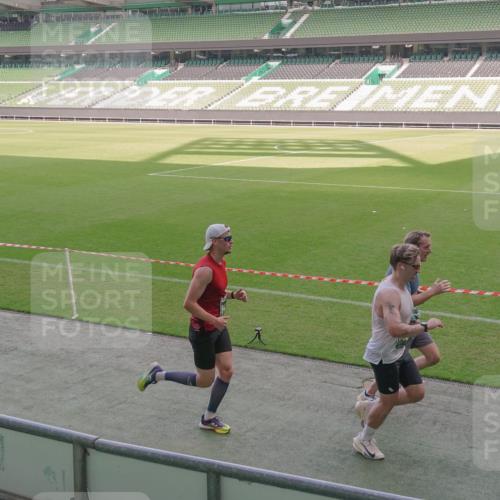 13.09.2026 - 21. swb-Marathon Bremen Michael Burmester http://msf.ph/oto/10312129 13.09.2026 12:47:53 Laufen im Stadion 382, 384, 538, 604, 621, 826, 868, 889, 1349, 1554, 1872, 1925, 2021, 2266, 2538, 2605, 2646, 2809, 2844, 2956, 3110, 3118, 3127, 3196, 3242, 3284, 3297, 3424, 3466, 3520, 3794, 3910, 4025, 4236, 4239, 4614, 4712, 4729, 4777, 4808, 4992, 5024, 5725, 5803, 5976, 6025, 6053, 6058, 6686, 6708, 6784, 6815, 6951, 7064, 7102, 7399, 7538, 7636, 7803, 7814, 7871, 8060, 8334, 8611, 8621, 8706, 8877, 8973, 8980, 8981, 8983, 9010, 9061, 9429, 9544, 9689, 9813, 9918, 9934 meine-sportfotos.de