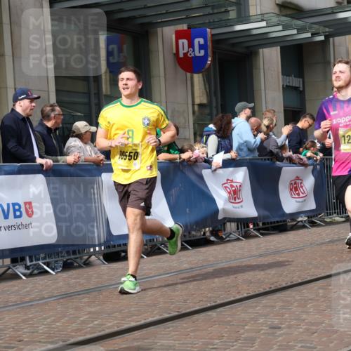 13.09.2026 - 21. swb-Marathon Bremen Strokosch-Dieckow http://msf.ph/oto/10312220 13.09.2026 10:55:37 Ziel 10243, 10298, 10374, 10550, 10690, 10703, 10952, 11510, 11790, 11972, 12061, 12108, 12143, 12484, 13565, 10203, 10256, 10297, 10379, 10423, 10529, 10550, 10725, 10788, 10809, 10881, 11377, 11414, 11466, 11557, 11748, 11862, 11941, 11975, 11977, 12030, 12125, 12150, 12188, 12218, 12258, 12348 meine-sportfotos.de