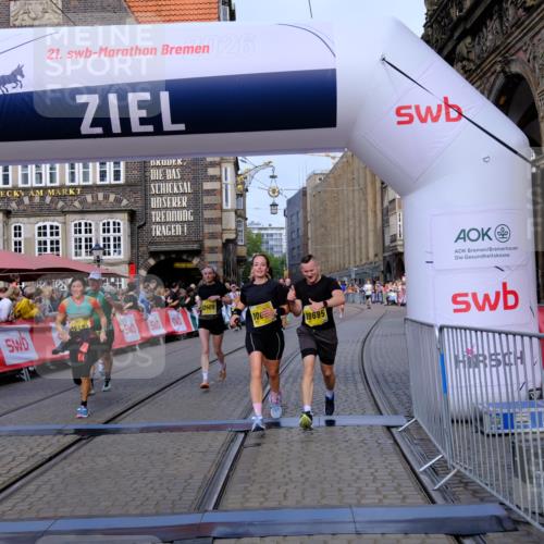 13.09.2026 - 21. swb-Marathon Bremen Tim E. http://msf.ph/oto/10312240 13.09.2026 10:54:05 Ziel 10141, 10174, 10227, 10255, 10478, 10579, 10684, 10685, 10708, 10838, 10905, 11206, 11489, 11502, 11596, 11950, 12075, 12244, 12331, 12341, 12405, 12492, 12515, 13597 meine-sportfotos.de