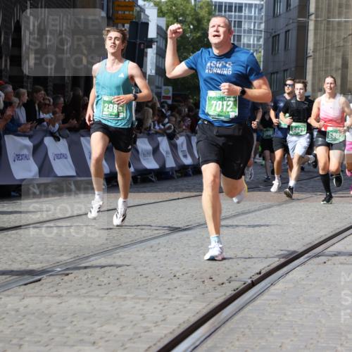 13.09.2026 - 21. swb-Marathon Bremen Strokosch-Dieckow http://msf.ph/oto/10312295 13.09.2026 13:30:44 Ziel 625, 881, 1067, 1909, 2265, 2364, 2900, 3163, 3164, 3425, 4058, 4415, 4425, 4748, 4763, 5506, 6988, 7821, 8090, 8105, 8116, 8117, 8169, 8314, 8494, 8762, 8878, 8966, 9011, 9015, 9108, 9412, 9695, 244, 1189, 1533, 1841, 1941, 2902, 3360, 4251, 5600, 5681, 5802, 5822, 5900, 6307, 7760, 8543, 8616, 9290, 9507, 9653, 9767, 9962, 9976, 13152, 13215 meine-sportfotos.de