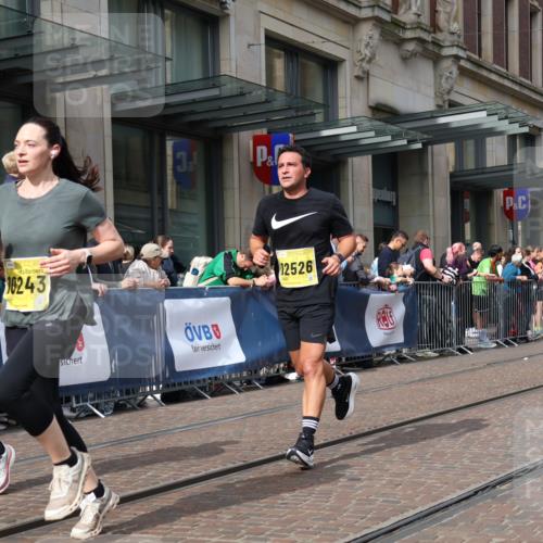 13.09.2026 - 21. swb-Marathon Bremen Strokosch-Dieckow http://msf.ph/oto/10312317 13.09.2026 10:55:40 Ziel 10298, 10365, 10374, 10690, 10703, 10949, 10952, 10957, 10960, 11219, 11790, 11972, 12061, 12108, 12143, 12476, 12484, 13565, 10203, 10243, 10256, 10297, 10379, 10423, 10529, 10550, 10725, 10788, 10809, 10881, 11377, 11414, 11510, 11557, 11748, 11862, 11941, 11975, 11977, 12030, 12125, 12150, 12188, 12218, 12258, 12348 meine-sportfotos.de