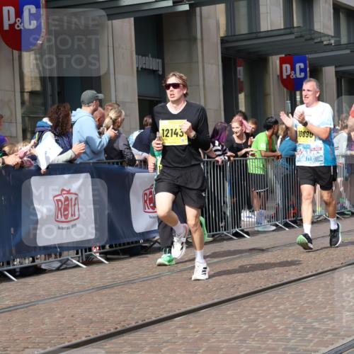 13.09.2026 - 21. swb-Marathon Bremen Strokosch-Dieckow http://msf.ph/oto/10312442 13.09.2026 10:55:46 Ziel 10246, 10298, 10365, 10443, 10690, 10699, 10703, 10949, 10957, 10960, 11219, 11280, 11782, 11790, 11972, 12061, 12143, 12476, 12484, 13565, 10203, 10243, 10256, 10297, 10374, 10379, 10423, 10529, 10550, 10788, 10809, 10881, 10952, 11377, 11414, 11510, 11557, 11748, 11862, 11941, 11975, 11977, 12030, 12108, 12125, 12150, 12188, 12348 meine-sportfotos.de
