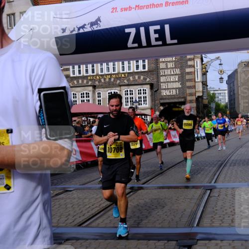 13.09.2026 - 21. swb-Marathon Bremen Tim E. http://msf.ph/oto/10312538 13.09.2026 10:54:11 Ziel 10174, 10255, 10579, 10684, 10685, 10708, 10822, 10905, 10947, 11010, 11206, 11489, 11596, 11950, 12075, 12244, 12331, 12356, 12405, 12435, 12492, 12515, 13531 meine-sportfotos.de