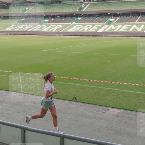 13.09.2026 - 21. swb-Marathon Bremen Michael Burmester http://msf.ph/oto/10312566 13.09.2026 12:48:27 Laufen im Stadion 382, 384, 524, 572, 621, 826, 889, 899, 1349, 1554, 1723, 1872, 1925, 2266, 2287, 2605, 2646, 2844, 2956, 3043, 3110, 3118, 3127, 3197, 3242, 3276, 3284, 3297, 3424, 3466, 3520, 3794, 3910, 3973, 4025, 4082, 4239, 4247, 4614, 4712, 4729, 4732, 4808, 4852, 4898, 4992, 5424, 5517, 5648, 5725, 5803, 5976, 6025, 6058, 6692, 6708, 6784, 6951, 7064, 7102, 7399, 7538, 7636, 7803, 7876, 8060, 8611, 8621, 8706, 8877, 8973, 8980, 8981, 9010, 9035, 9061, 9429, 9689, 9918, 9934, 13091 meine-sportfotos.de