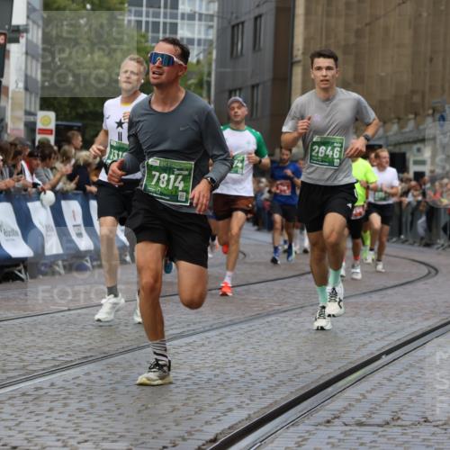 13.09.2026 - 21. swb-Marathon Bremen Strokosch-Dieckow http://msf.ph/oto/10312578 13.09.2026 13:04:47 Ziel 650, 744, 1223, 1224, 1860, 2207, 2956, 3284, 4239, 7871, 8936, 13034, 2646, 5674, 6708, 7538, 7814, 8054, 9306, 9495, 9689, 13187 meine-sportfotos.de