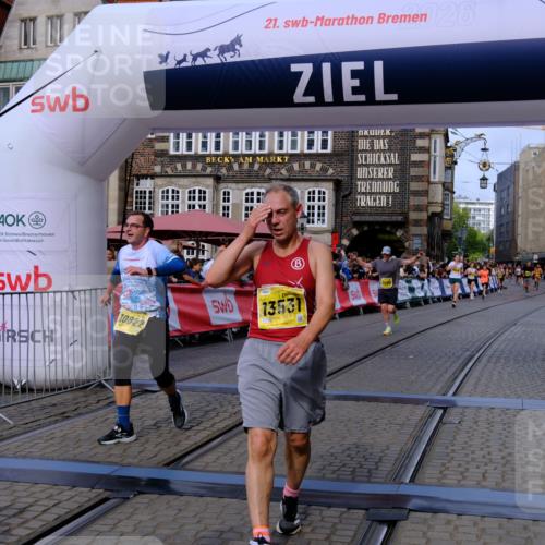 13.09.2026 - 21. swb-Marathon Bremen Tim E. http://msf.ph/oto/10312616 13.09.2026 10:54:19 Ziel 10255, 10579, 10708, 10822, 10947, 11010, 11206, 11290, 11329, 11765, 11998, 12075, 12244, 12356, 12435, 12515, 13531 meine-sportfotos.de