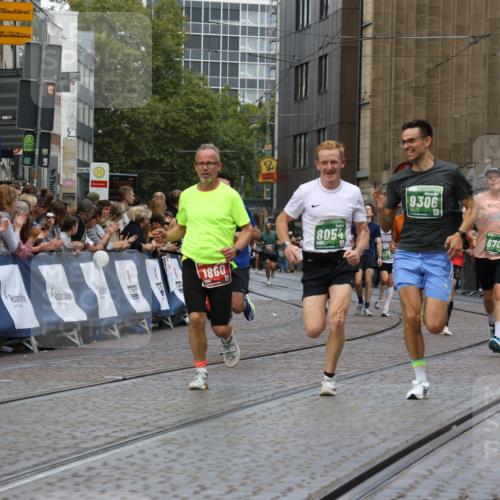 13.09.2026 - 21. swb-Marathon Bremen Strokosch-Dieckow http://msf.ph/oto/10312620 13.09.2026 13:04:51 Ziel 650, 744, 1223, 1224, 1860, 2207, 2956, 3284, 4239, 7871, 8701, 8936, 9070, 13034, 1336, 3196, 4729, 6708, 7538, 8054, 9306, 9495 meine-sportfotos.de