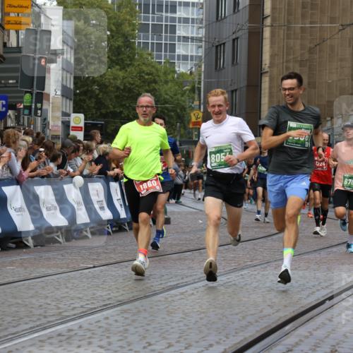 13.09.2026 - 21. swb-Marathon Bremen Strokosch-Dieckow http://msf.ph/oto/10312673 13.09.2026 13:04:51 Ziel 650, 744, 1223, 1224, 1860, 2207, 2956, 3284, 4239, 7871, 8701, 8936, 9070, 13034, 1336, 3196, 4729, 6708, 7538, 8054, 9306, 9495 meine-sportfotos.de